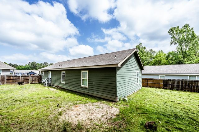 136 Varsity Circle, Huntsville, TX 77340