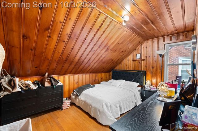 827 N Vernon Street, Dearborn, MI 48128