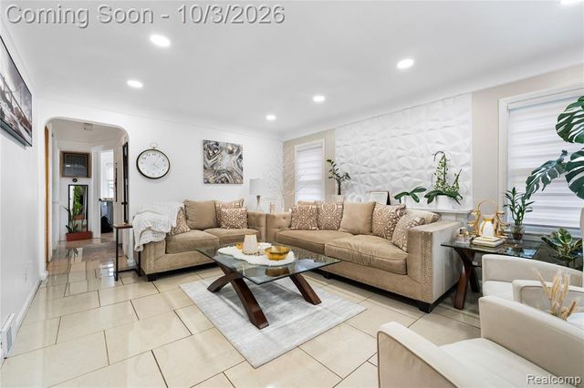 827 N Vernon Street, Dearborn, MI 48128