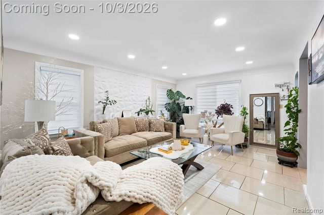 827 N Vernon Street, Dearborn, MI 48128