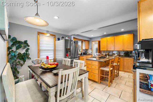 827 N Vernon Street, Dearborn, MI 48128