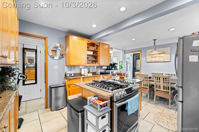 827 N Vernon Street, Dearborn, MI 48128