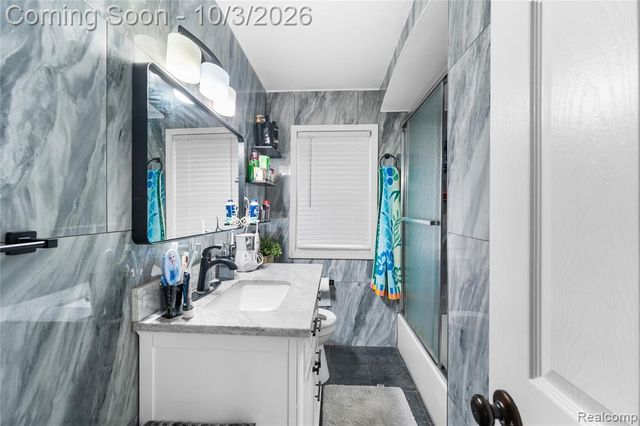 827 N Vernon Street, Dearborn, MI 48128