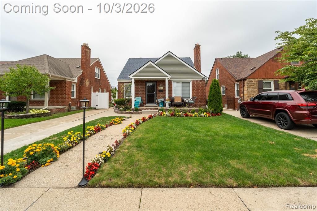 827 N Vernon Street, Dearborn, MI 48128