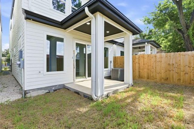 110 Luetta Street, Houston, TX 77076