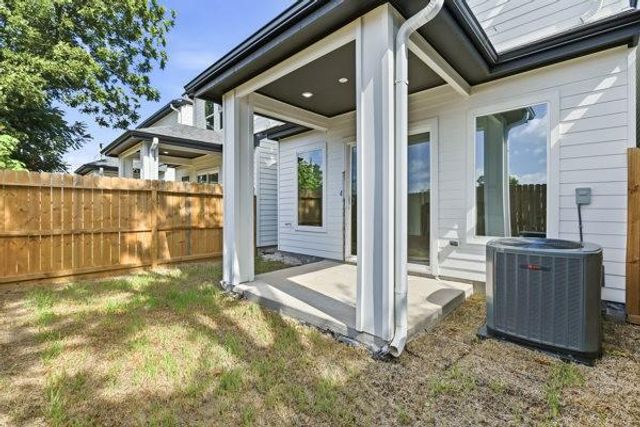 110 Luetta Street, Houston, TX 77076