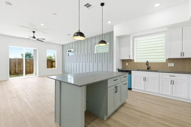 110 Luetta Street, Houston, TX 77076