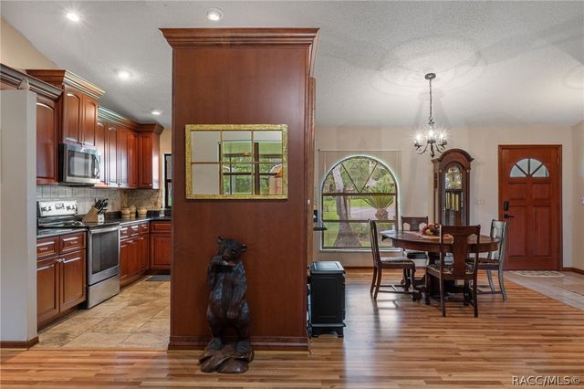 9552 E Tsala Apopka Drive, Floral City, FL 34436