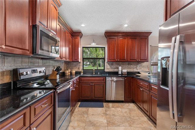 9552 E Tsala Apopka Drive, Floral City, FL 34436