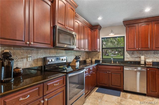 9552 E Tsala Apopka Drive, Floral City, FL 34436