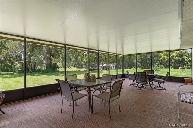 9552 E Tsala Apopka Drive, Floral City, FL 34436