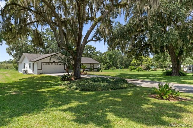 9552 E Tsala Apopka Drive, Floral City, FL 34436