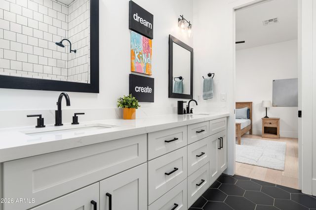 4223 N 41ST Place, Phoenix, AZ 85018