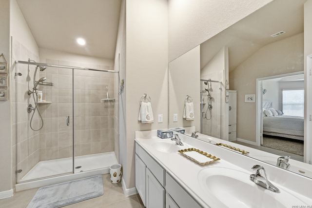 12423 Autumn Way, Atascosa, TX 78002