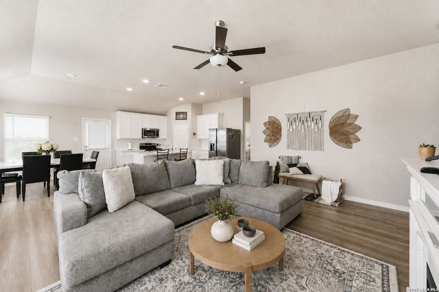 12423 Autumn Way, Atascosa, TX 78002