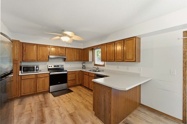 14543 Summit Drive, Clive, IA 50325