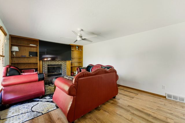 14543 Summit Drive, Clive, IA 50325