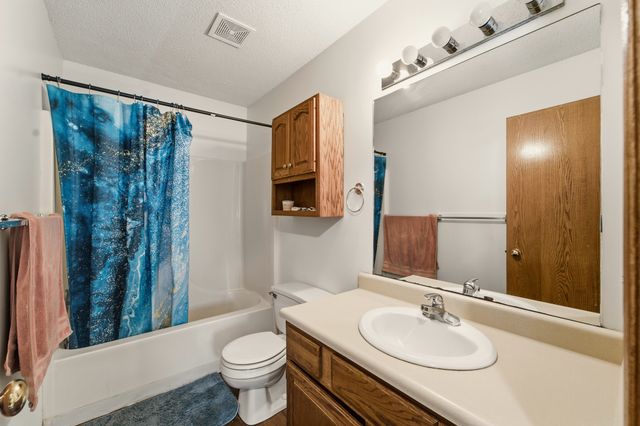 14543 Summit Drive, Clive, IA 50325
