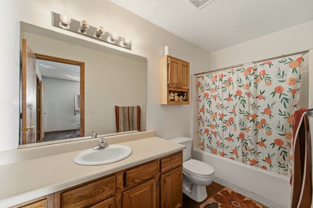 14543 Summit Drive, Clive, IA 50325