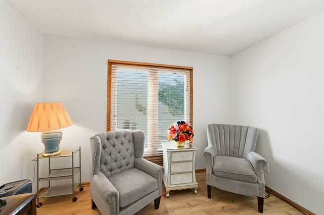 14543 Summit Drive, Clive, IA 50325