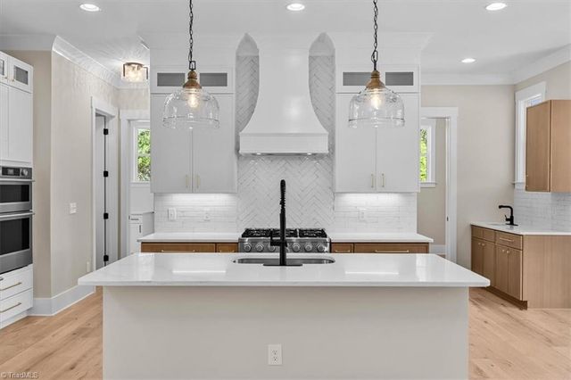 6099 Reynolda Trace, Greensboro, NC 27455