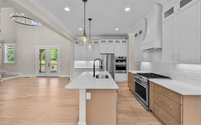6099 Reynolda Trace, Greensboro, NC 27455