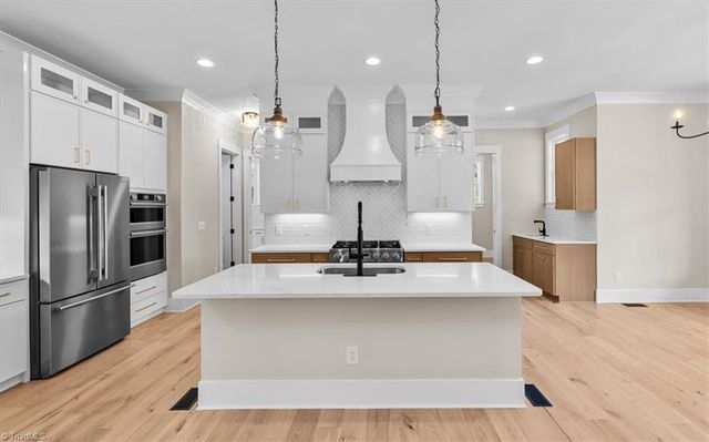 6099 Reynolda Trace, Greensboro, NC 27455