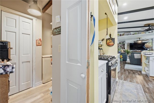 100 W Maplewood Drive, Clarksville, IN 47129