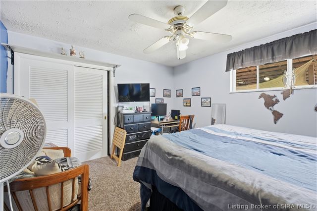 100 W Maplewood Drive, Clarksville, IN 47129