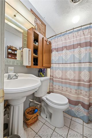 100 W Maplewood Drive, Clarksville, IN 47129