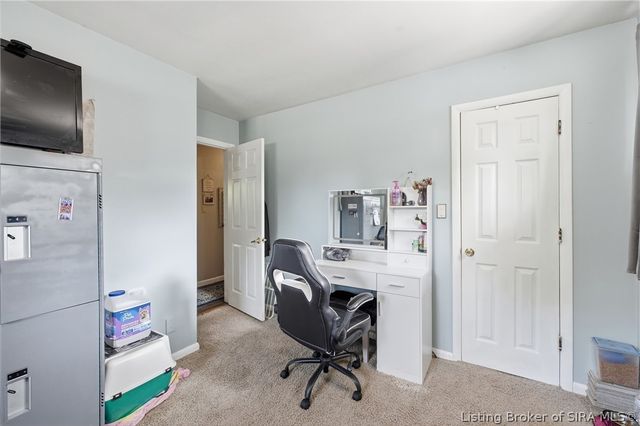 100 W Maplewood Drive, Clarksville, IN 47129