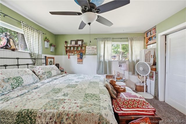 100 W Maplewood Drive, Clarksville, IN 47129