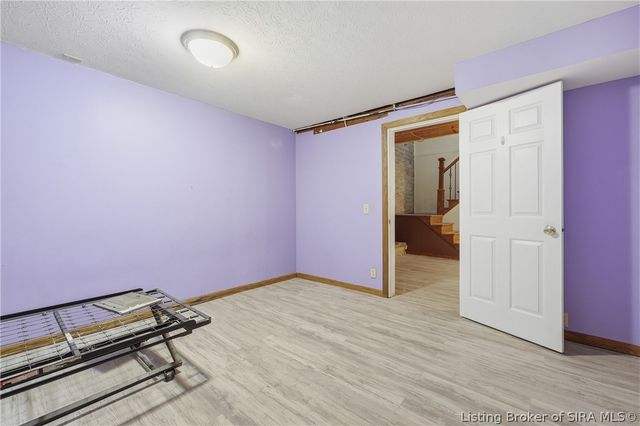100 W Maplewood Drive, Clarksville, IN 47129