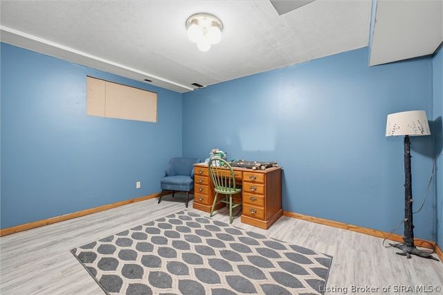 100 W Maplewood Drive, Clarksville, IN 47129