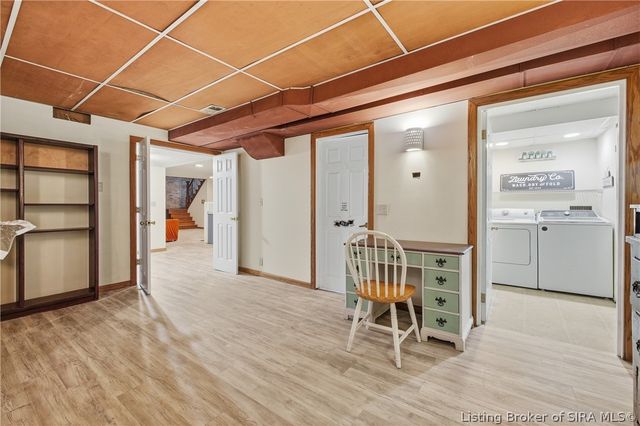 100 W Maplewood Drive, Clarksville, IN 47129