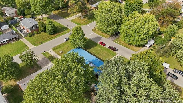 100 W Maplewood Drive, Clarksville, IN 47129
