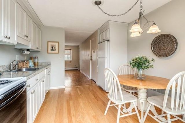 20 Washington Park Dr 12, Andover, MA 01810