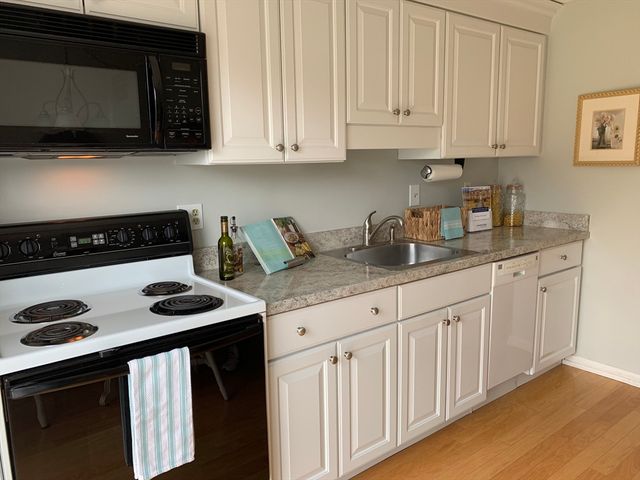 20 Washington Park Dr 12, Andover, MA 01810