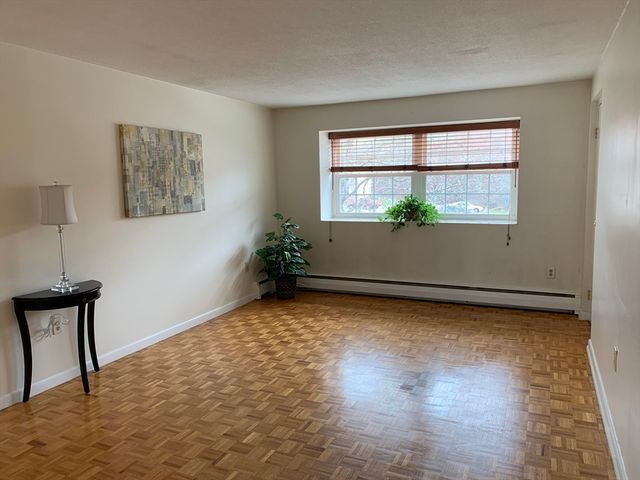 20 Washington Park Dr 12, Andover, MA 01810