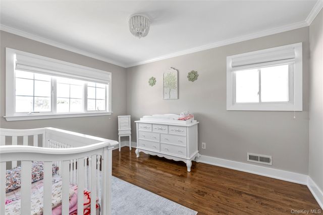 5 W End Avenue, Massapequa, NY 11758