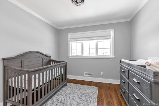 5 W End Avenue, Massapequa, NY 11758