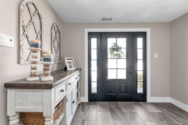 5 W End Avenue, Massapequa, NY 11758