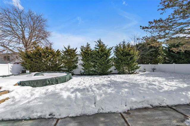 5 W End Avenue, Massapequa, NY 11758