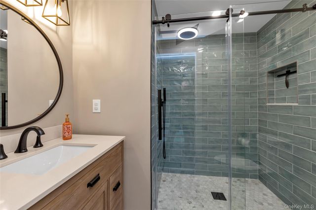 5 W End Avenue, Massapequa, NY 11758