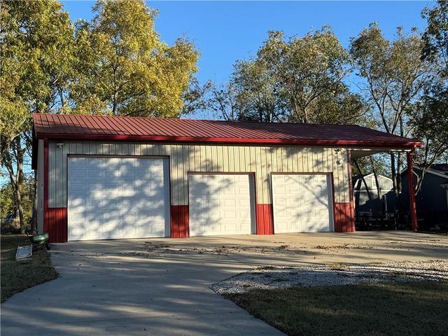 190 & 193 Timber Valley Drive, Linn Valley, KS 66040