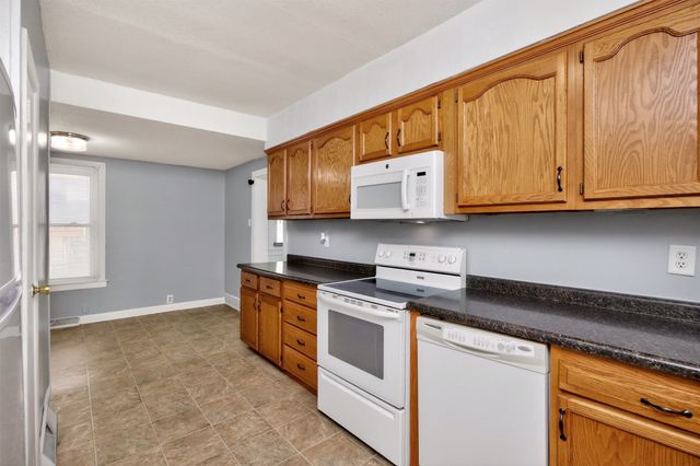 3206 Iola Avenue, Des Moines, IA 50312