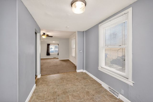 3206 Iola Avenue, Des Moines, IA 50312