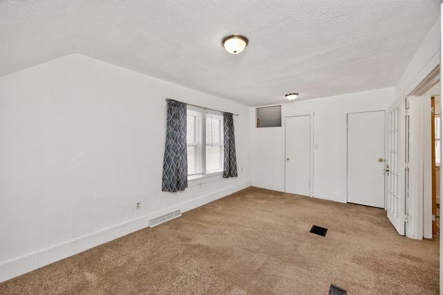 3206 Iola Avenue, Des Moines, IA 50312