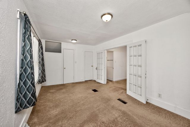 3206 Iola Avenue, Des Moines, IA 50312