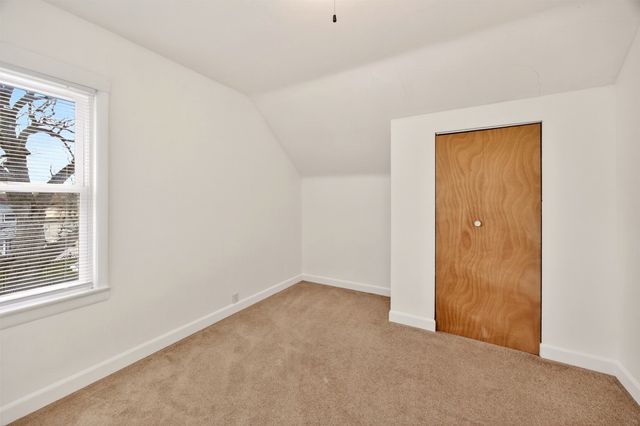 3206 Iola Avenue, Des Moines, IA 50312